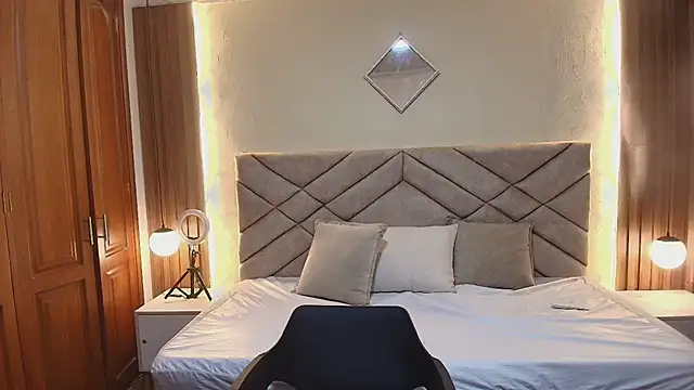 Raquel jones online show from March 27, 1:45 pm