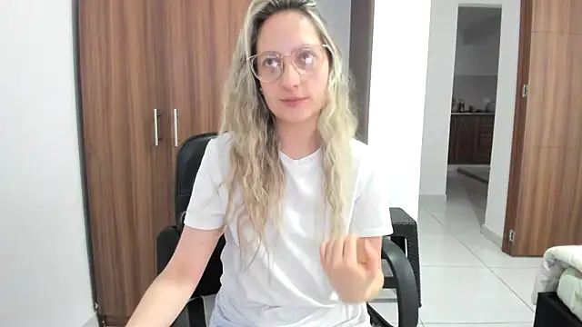 Adele johnsonn1 online show from September 17, 4:05 pm