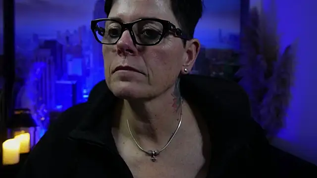 ninarandmann online show from December 18, 8:02 pm