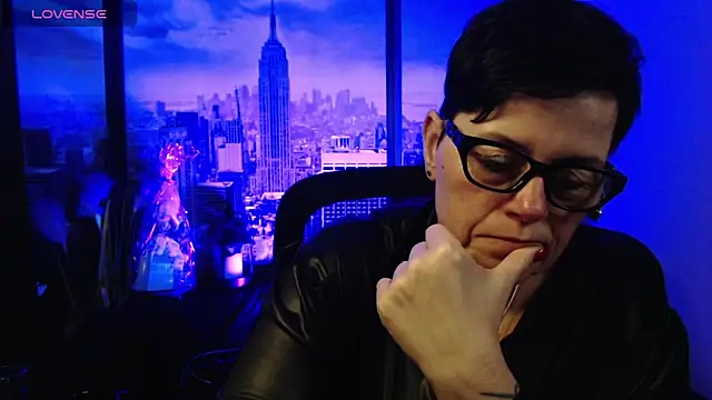 ninarandmann online show from February 6, 7:28 pm