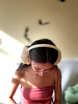 Bonniepark online show from October 22, 1:05 pm