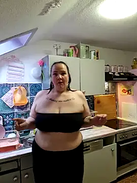 DiewildeRose online show from October 18, 1:58 pm