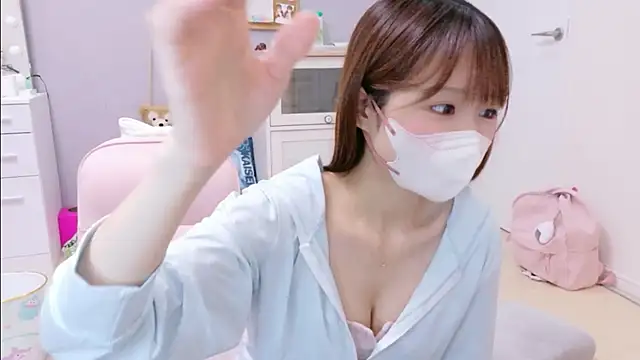 Yui-Ch online show from November 16, 12:05 pm