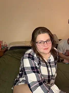 sexybee124 online show from April 10, 4:18 am