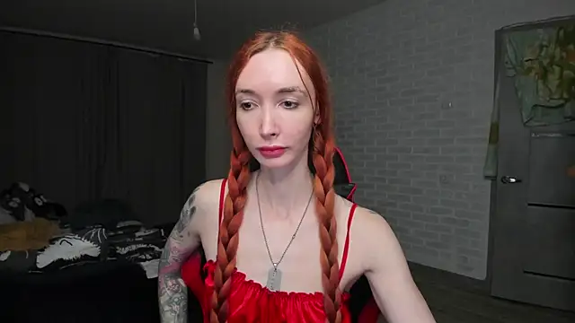 Roxy Silver online show from October 9, 9:19 pm