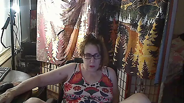 Ireallysquirt online show from November 16, 7:21 am