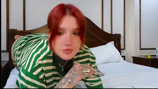 SophieInkk online show from April 30, 1:33 am