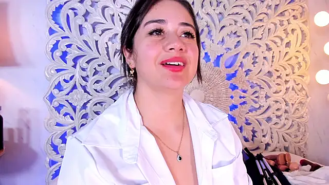 nahomi sweett online show from January 9, 6:01 pm