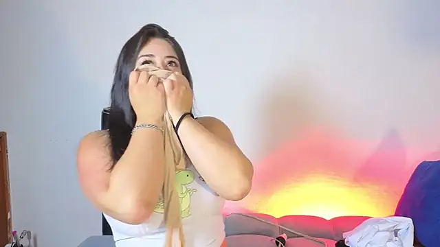 nahomi sweett online show from April 5, 11:20 am