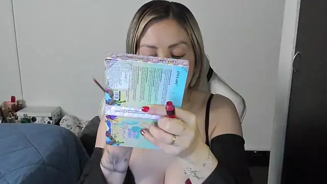 Andreina Suann online show from December 2, 11:22 am