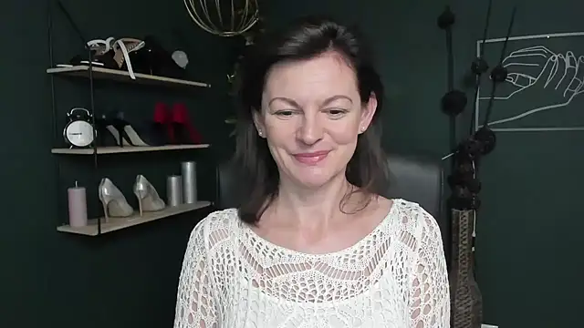 VivianWILD online show from September 25, 8:57 am