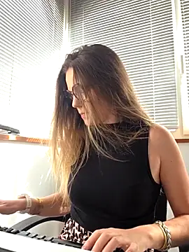 lucie mehott online show from April 27, 8:44 am