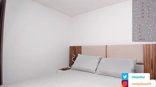 MalejaDiaz  online show from September 11, 10:10 pm