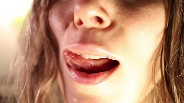 AnnittaStar online show from December 19, 3:43 am