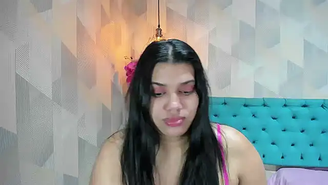 LindaBreeS online show from July 18, 2:52 pm