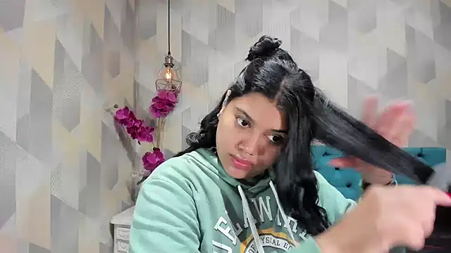 LindaBreeS online show from September 28, 2:55 pm