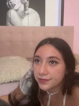 Andrea Ramos online show from December 20, 8:24 pm