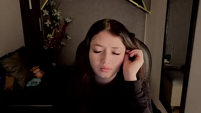 almma shy online show from September 15, 1:30 pm