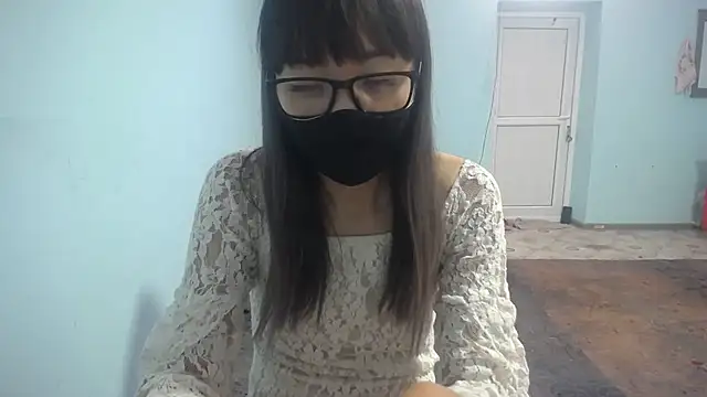 elllaaxx online show from September 15, 6:00 am