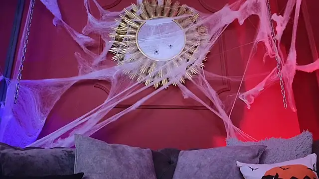 Julieta Russell online show from October 22, 12:10 pm