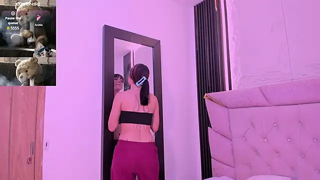 laurem-paulette online show from September 18, 7:56 pm