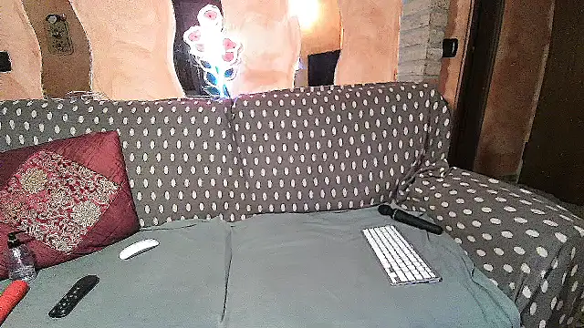 Sunbelxx online show from November 27, 8:01 pm