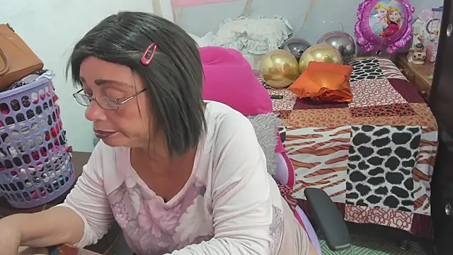 Mrs mommy  online show from February 2, 7:35 pm