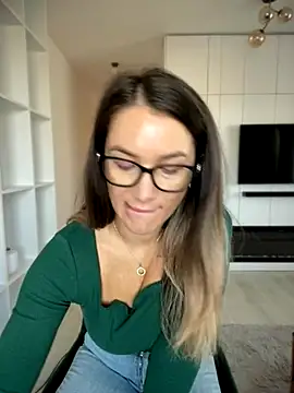 HotXMom online show from September 26, 6:00 am