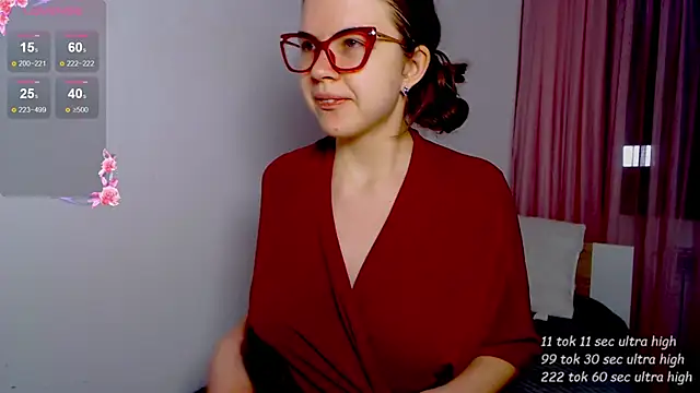 Sarah HS online show from April 26, 5:21 pm