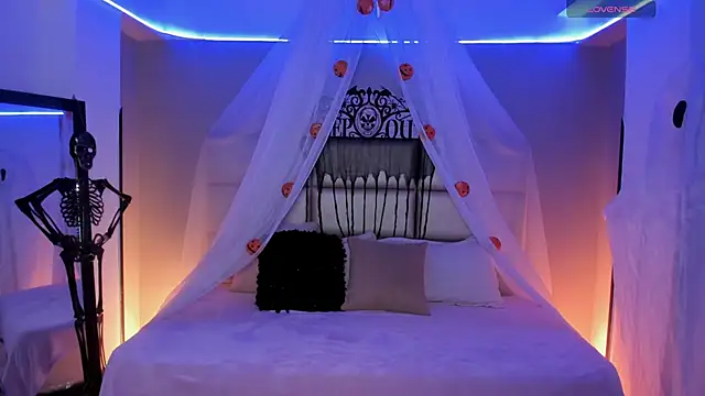 kristen kassi online show from October 27, 9:20 pm