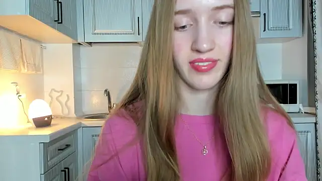 leslie my lovee online show from October 13, 7:05 pm