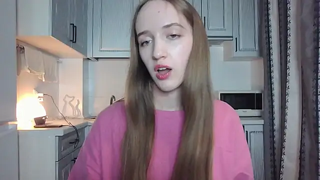 leslie my lovee online show from September 14, 8:18 pm