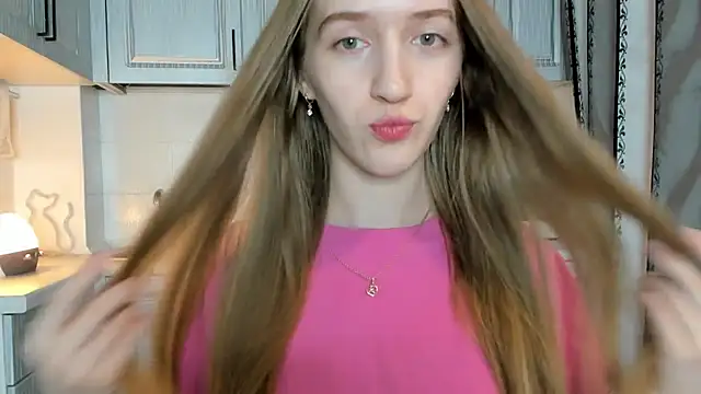 leslie my lovee online show from October 24, 8:38 pm