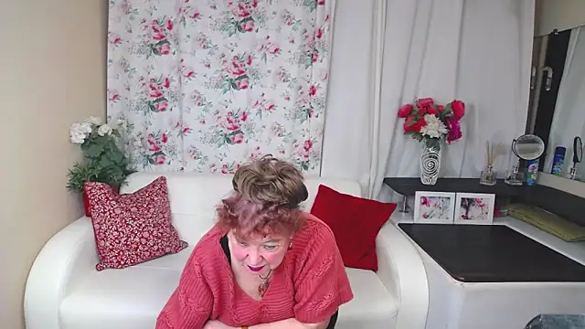 YourHotGranny online show from March 2, 12:45 pm