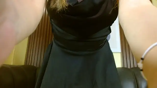 Nicole Ramires online show from November 8, 6:24 pm