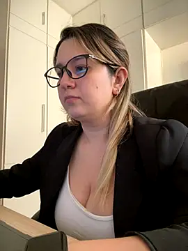 amooraaamoon online show from September 11, 7:36 pm