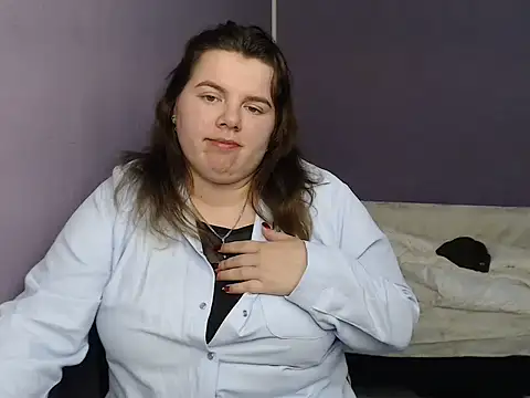 so shy online show from October 4, 10:43 am