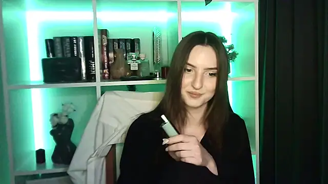 X Alisa online show from March 3, 7:31 pm