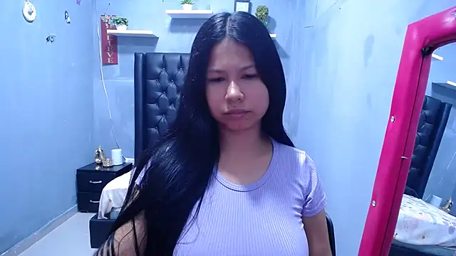 Letty Plugxo online show from April 15, 1:11 pm