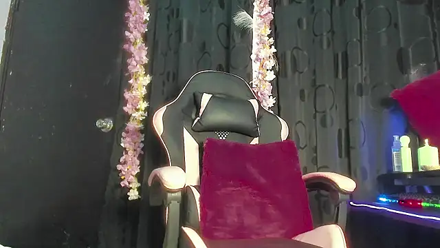 Chaminela 27 online show from January 7, 8:34 pm