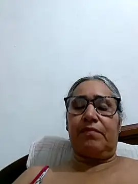  candi online show from March 8, 3:10 am