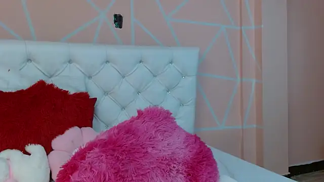 hantonella  online show from September 17, 8:29 pm