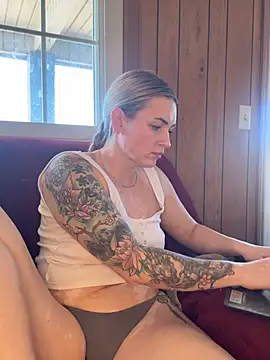 MaggieMayI89 online show from February 12, 5:58 pm