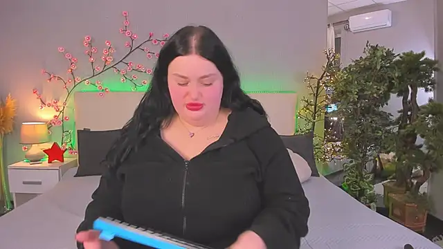 MonaSteele online show from February 6, 2:20 pm