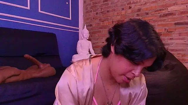 Emmapark  online show from December 3, 7:27 pm