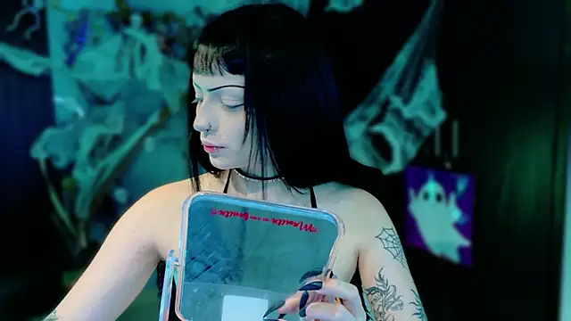 Madison Jackson online show from October 28, 10:47 pm