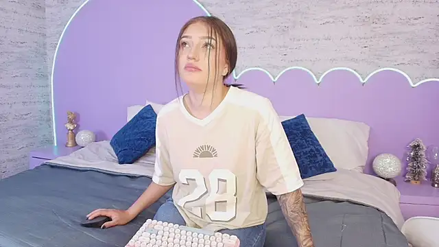 Giaa Ross online show from February 3, 7:51 pm