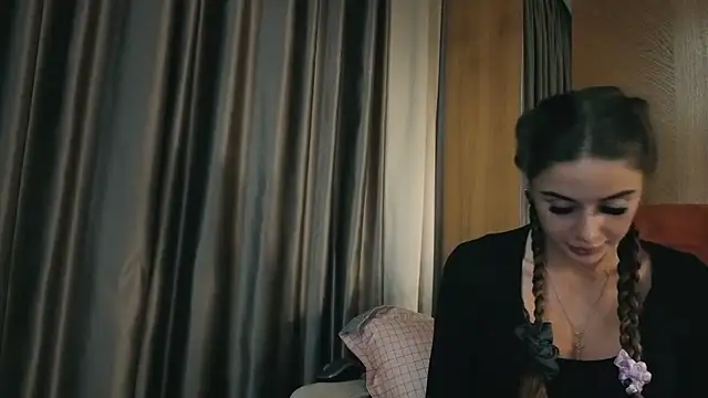 your bunnygirl online show from October 17, 7:17 pm