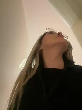 Daniela77771 online show from April 15, 11:27 pm