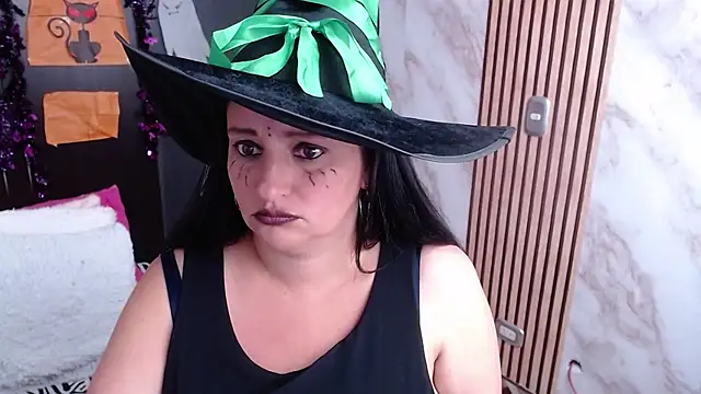 CristialJones  online show from October 31, 2:43 pm